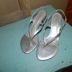 Gianni Bini Rosie Silver Heels Size 8